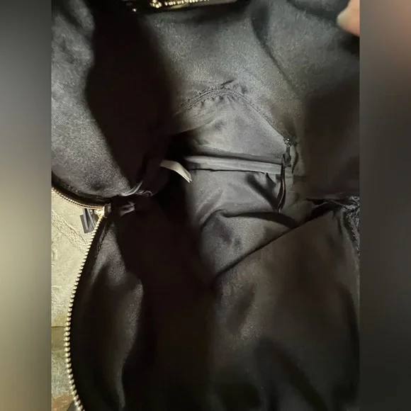 Lululemon All Night Festival Bag Micro 1.5L - Picture 7 of 14